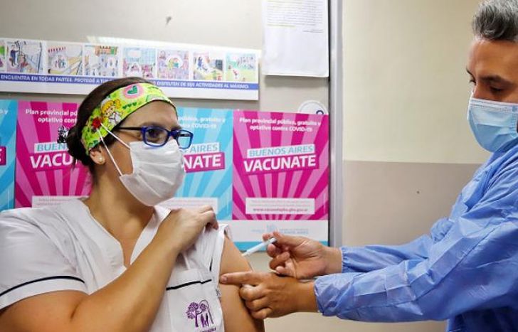 El jueves se aplicaron 58 mil dosis de la vacuna contra el Covid.