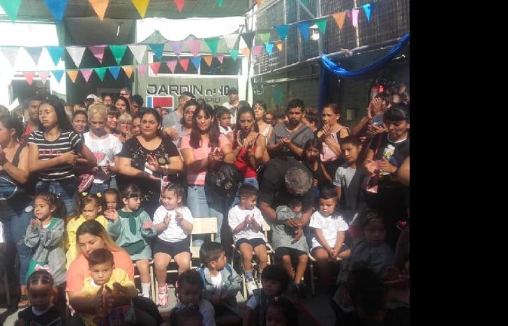 entrega de kits e inicio del ciclo lectivo en el Jardín Nº10 de Budge.