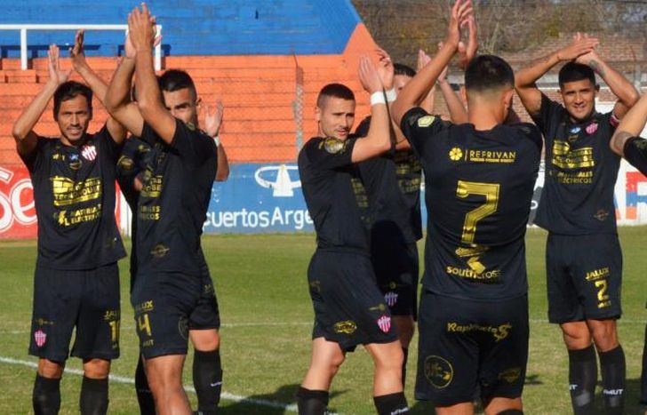 Talleres va a la barranca mientras espera al entrenador.
