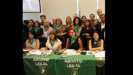 Más voces en contra y a favor sobre la despenalización del aborto