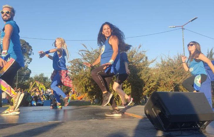 Más de 15 instructores de zumba se unieron a la causa.