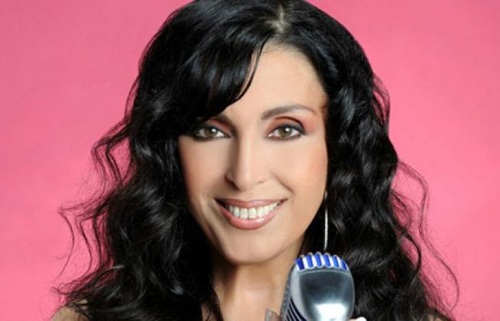 Exitosa y popular cantante.