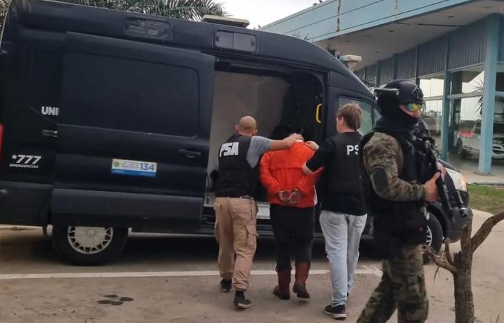 Detuvieron a cuatro mujeres y a 14 hombres.