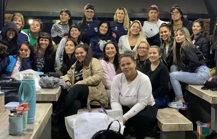 Las chicas que conforman esta gran comunidad de mujeres hinchas de Temperley.