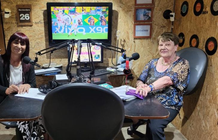 El programa se emite los viernes, de 13 a 14.