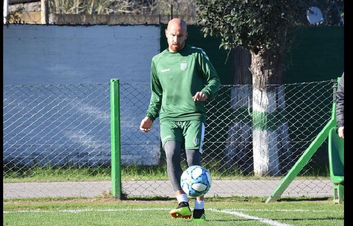 Junior Arias se sumó a último momento al Taladro. Se fue Payero.