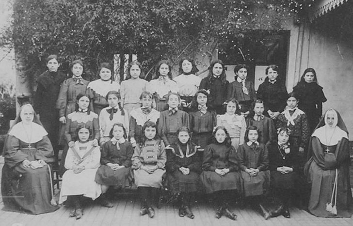 Las primeras alumnas del Colegio Inmaculada Concepción de Lomas.&nbsp;