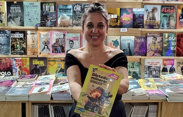 Viajo especialmente desde Temperley a España para presentar su libro en distintos pueblos.&nbsp;