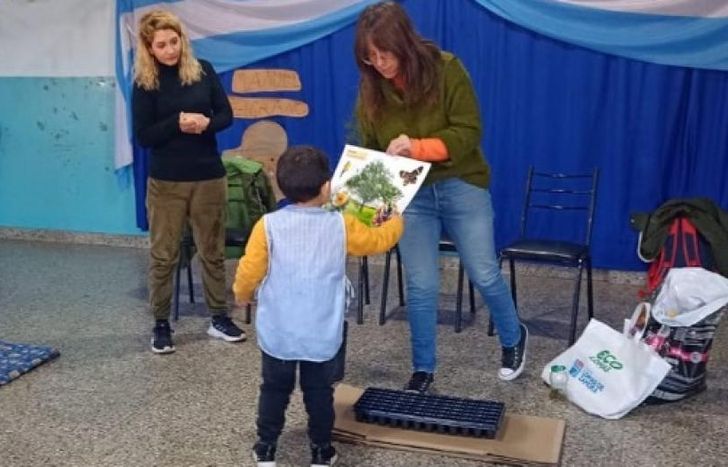 Se realizaron talleres de Reforestadores Escolares en instituciones de Lomas.