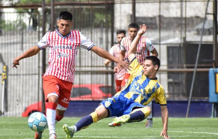 Se jugaron dos tiempos de 35 minutos en Villa Crespo.
