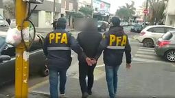El expolicía fue detenido en Lomas de Zamora.