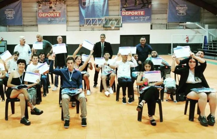 La escuela ya tiene 9 promociones de egresados y egresadas.