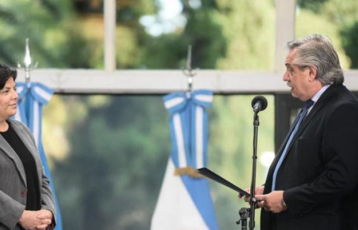 Fernández le tomó juramento.