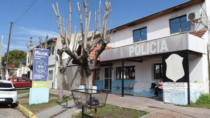 El homicidio ocurrió en jurisdicción de la Comisaría 4° de Llavallol. El homicidio ocurrió en jurisdicción de la Comisaría 4° de Llavallol.