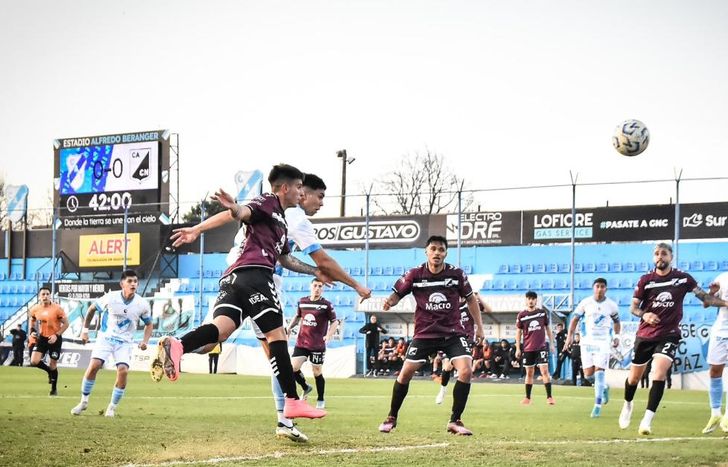 El héroe que llegó desde el banco de suplentes para darle la victoria a Temperley.