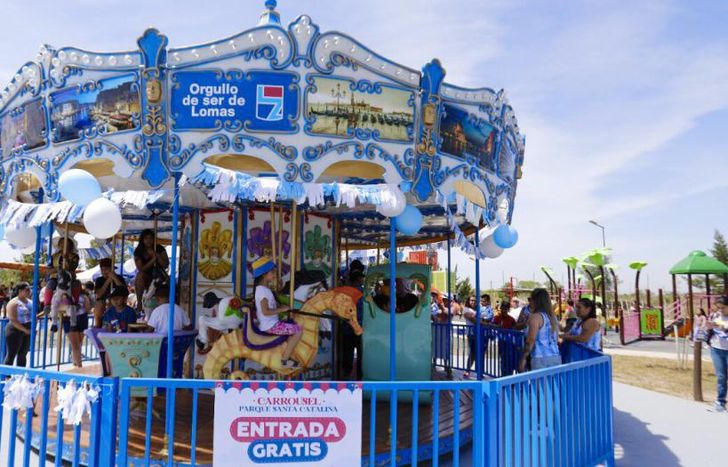El carrousel funciona de 11 a 20 horas.