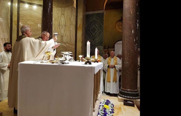 El Obispo de Lomas, monseñor Jorge Lugones, participó de la ceremonia.
