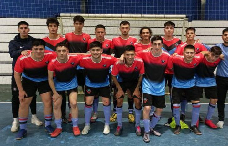Brown de Adrogué cedió puntos frente a Deportivo Riestra.