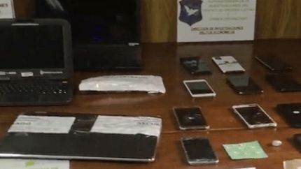 Parte del material incautado durante los allanamientos.