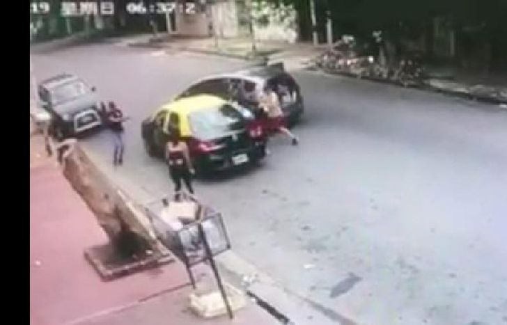 en la intersección de French y Dean Funes.