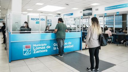 La oficina está ubicada en el edificio de la calle Azara 237.