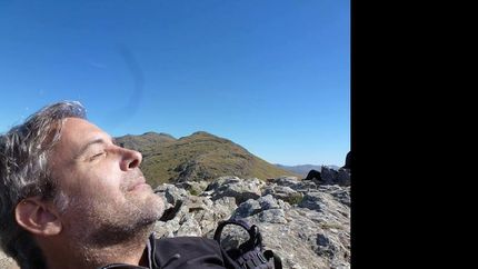 el autor es vecino de banfield y varias historias ocurren ahí.