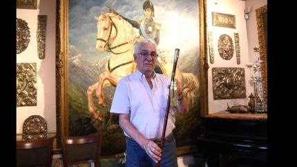 “en la descripción del bastón dice que el presidente que lo use tenga las cualidades de la madera: recto, brillante y sin corromperse”, dijo.