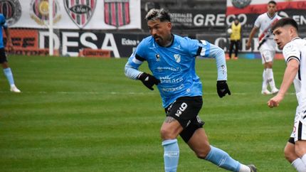 Luis López lleva sus goles a Uruguay. Luis López lleva sus goles a Uruguay.