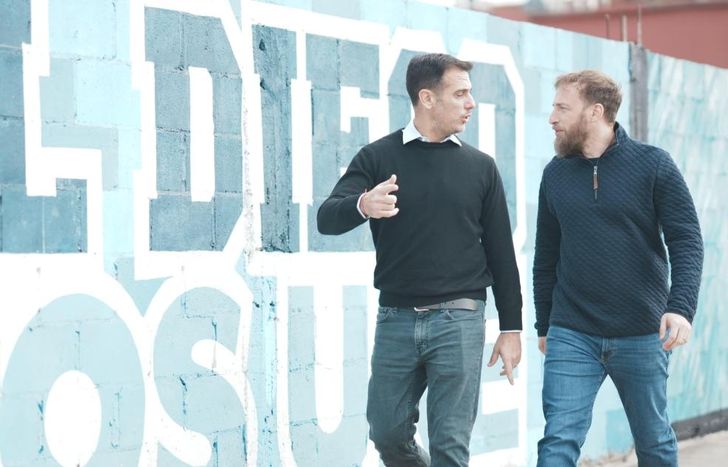 Otermín y Álvarez, de recorrido junto a vecinos.