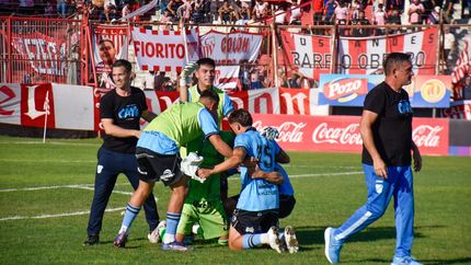 El festejo de Temperley en el clásico del sur. El festejo de Temperley en el clásico del sur.