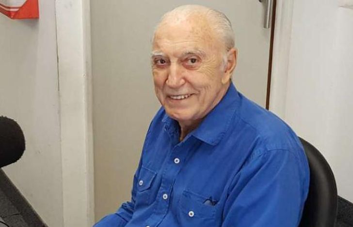 Tiene 90 años.