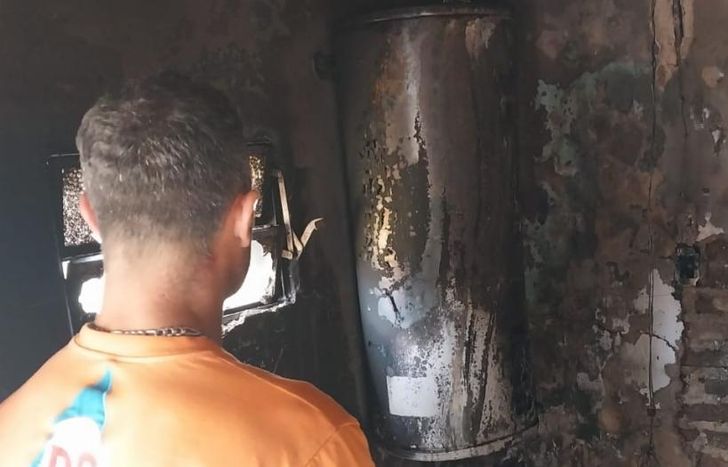 De milagro no hubo heridos por la explosión.