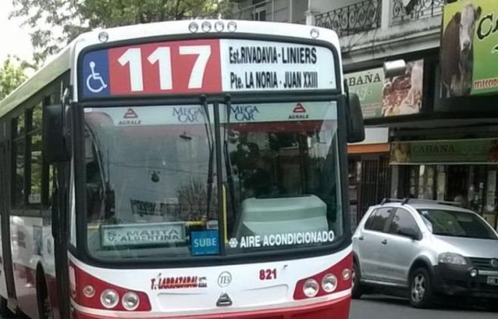Fue en un colectivo de la línea 117.