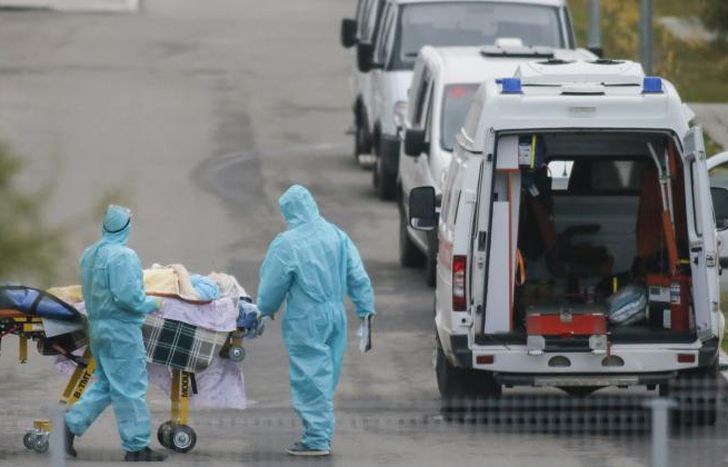 Hay más de 4.000 pacientes en camas de terapia.