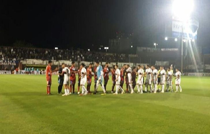 Platense y Brown de Adrogué aburrieron a todos en Vicente López e igualaron sin goles.