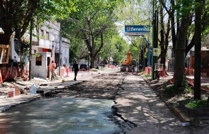 Las cuadrillas avanzan con los trabajos en calles de Lomas Oeste.