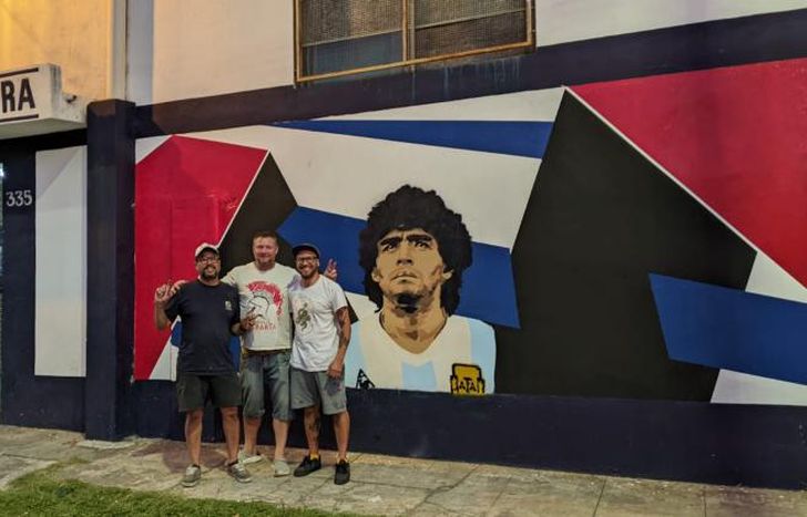 La imagen de Diego, otra de las tantas que ya hay en Lomas.