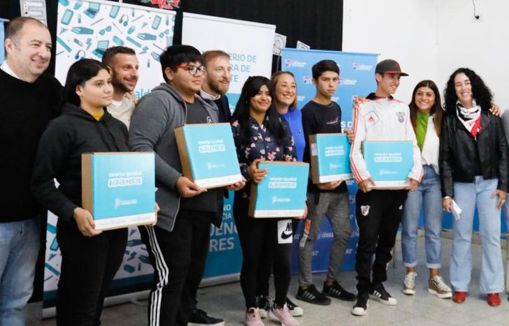 La última entrega fue en la Secundaria N°28 de San José Este.