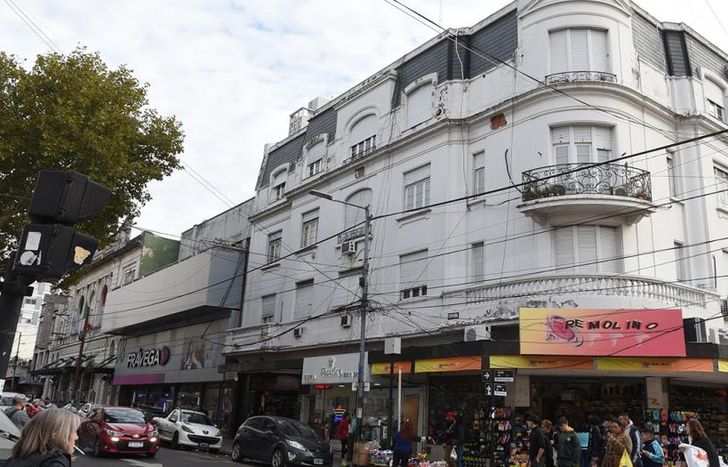 El edificio data de la década del 40.