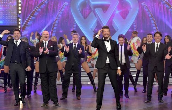 Tinelli y su equipo.