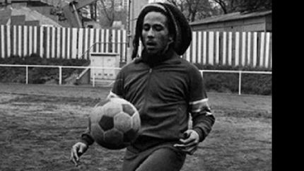 entre el reggae y el futbol