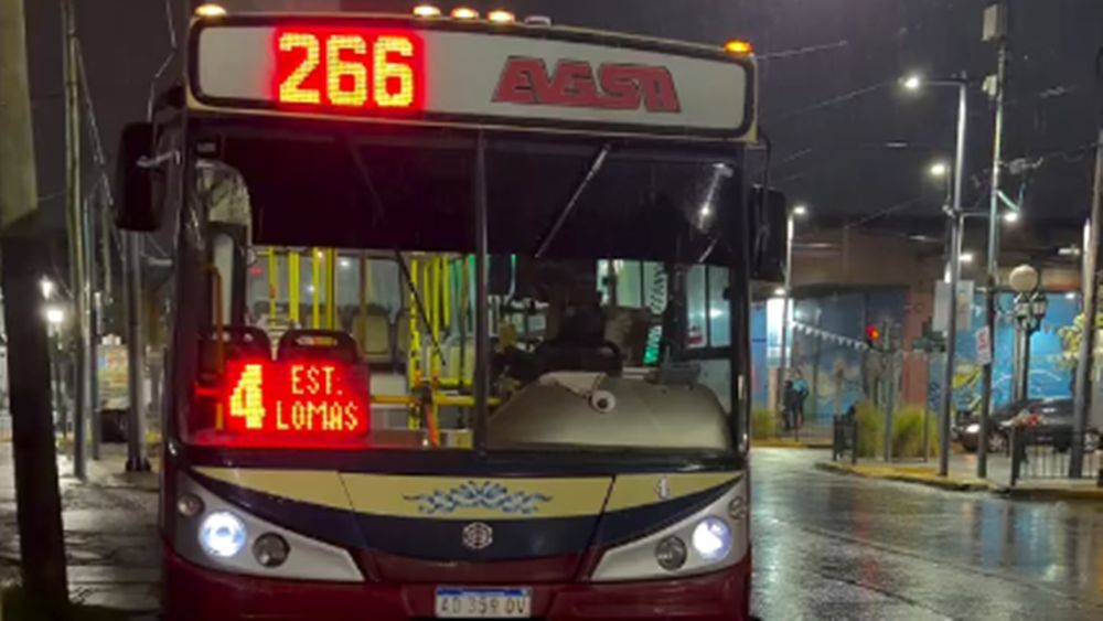 El colectivo se dirigía hacia Lomas.
