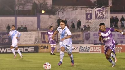 Reinhart en busca del arco rival. Reinhart en busca del arco rival.