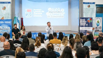 Otermín presentó las nuevas propuestas formativas para el próximo ciclo lectivo en Lomas.&nbsp;