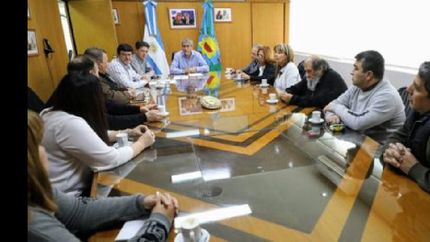 Reunión este mediodía en el Palacio Municipal de Avellaneda.