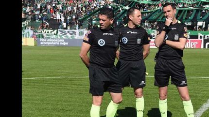 Pablo Dóvalo (derecha), podría ser el árbitro de Tigre-Lanús, partido a jugarse el viernes en Victoria.