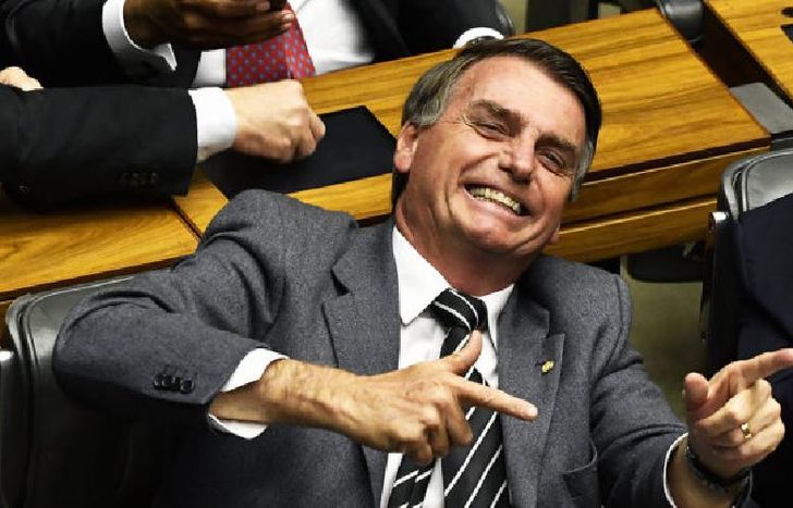 La peligrosa medida flexibilizaría la utilización de armas de fuego en las calles de Brasil.