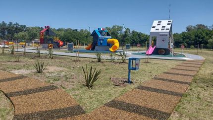 Hay una mini ciudad para recorrer con kartings y cuatriciclos.