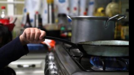 la charla es gratuita y se puede acceder por la plataforma Zoom.