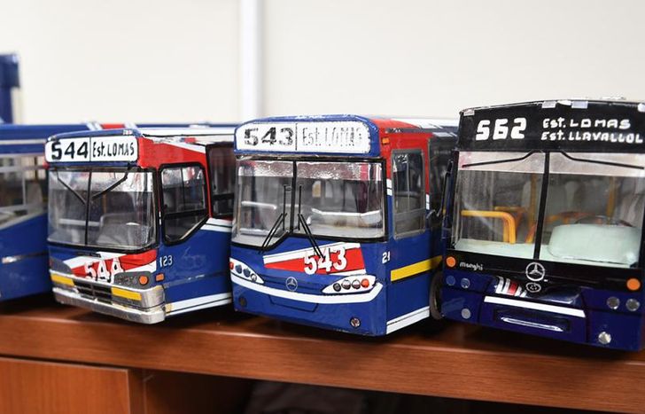 Maquetas de los colectivos a lo largo de la historia.